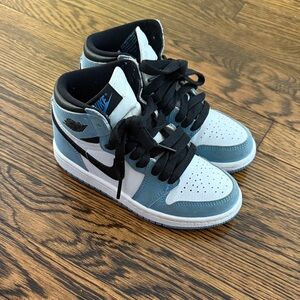 Jordan Kids Sneakers in Blue and White